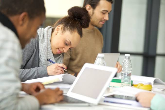 Educação: prefeitura abre processo seletivo para pós-graduação gratuita e a distância