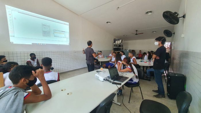 Escola do Centro de Vitória amplia possibilidades com robótica educacional