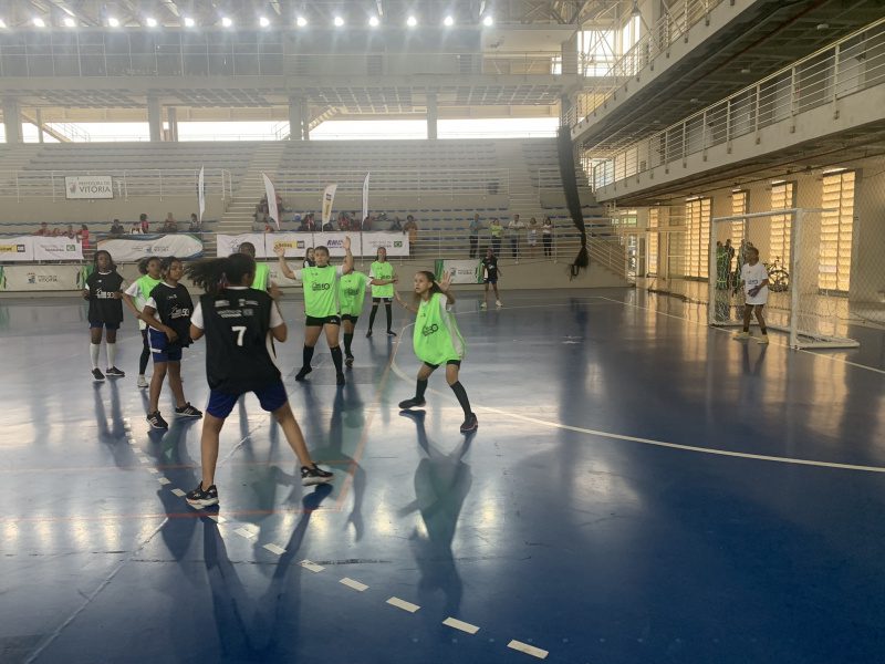 Jemvi conhece as escolas campeãs de handebol em quatro finais disputadas em Vitória