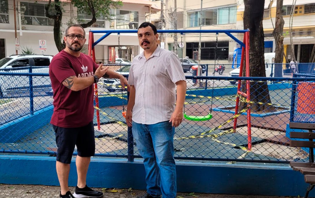 Balanço da Praça Ubaldo Ramalhete Consertado e com Nova Estrutura