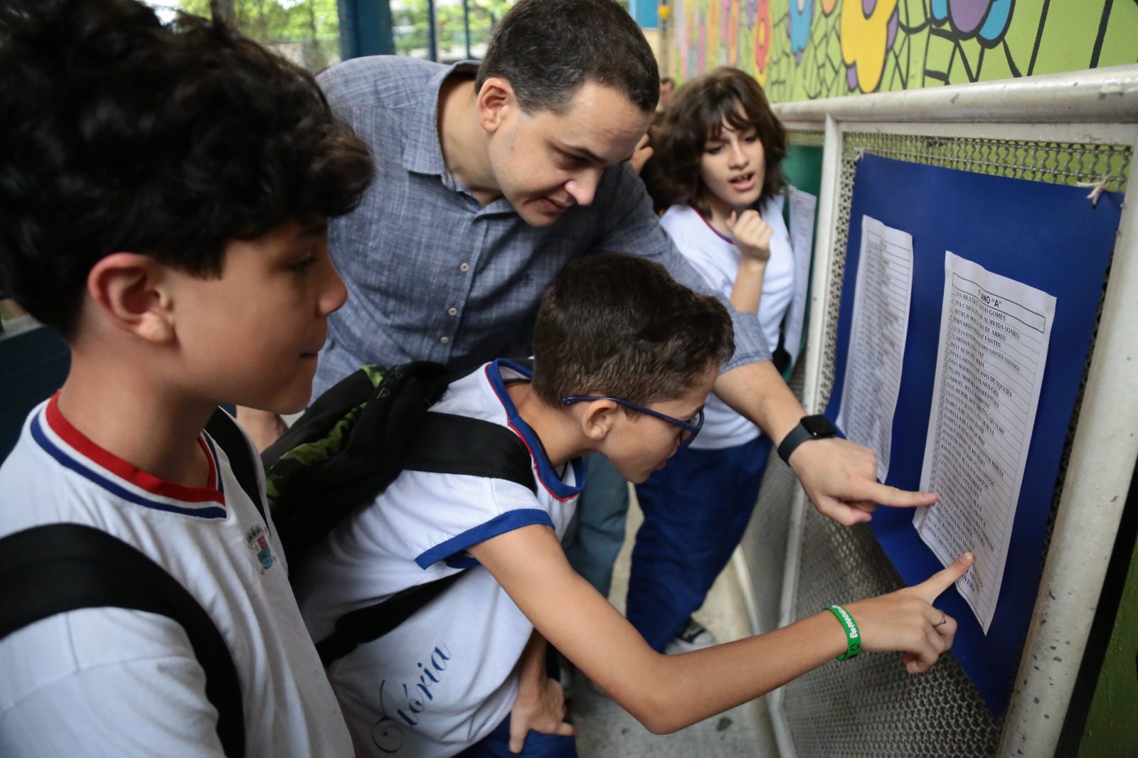 Pazolini acompanha a volta às aulas de 2024 em Vitória!