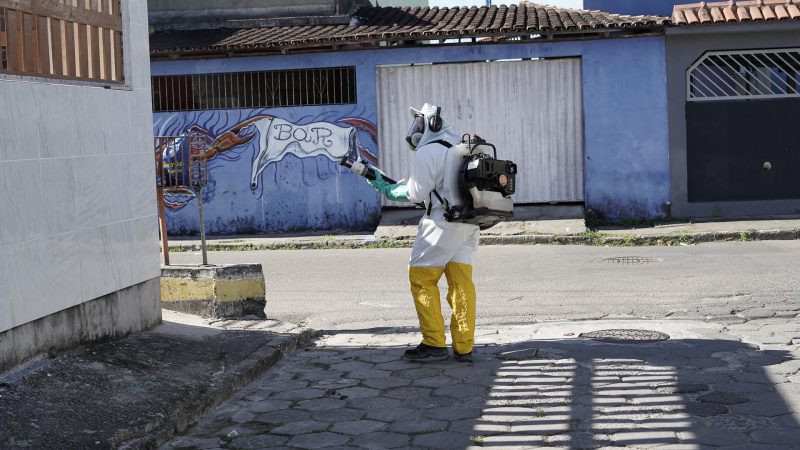 Saúde explica as diferentes técnicas de combate ao mosquito na capital