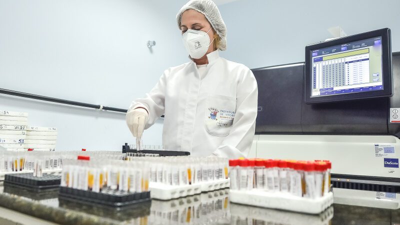 Vitória nomeia mais profissionais de saúde para quadro de estatutários