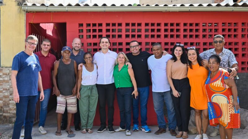Pazolini entrega mais duas casas reconstruídas em Vitória