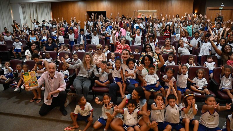 Dia Nacional do Livro Infantil é comemorado com teatro na PMV