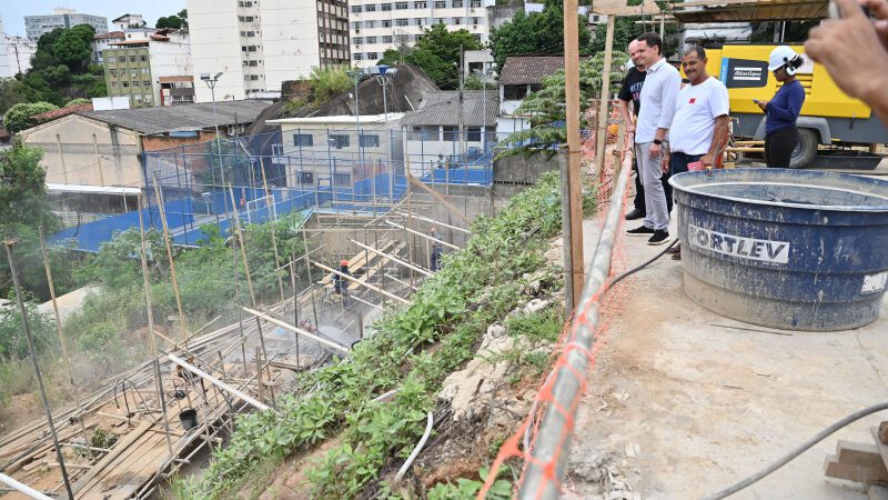 Obra de contenção de encosta no Moscoso traz mais segurança para a região