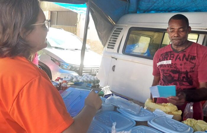 Unidade de Saúde de Maria Ortiz promove ação com feirantes no Dia Mundial da Voz