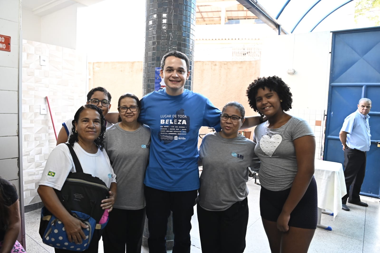 Pazolini entrega novos tênis aos estudantes da EMEF Francisco Lacerda de Aguiar na Grande São Pedro