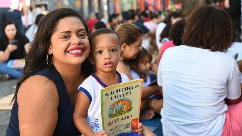 Pé de Livro: projeto educacional inspira paixão pela leitura em crianças