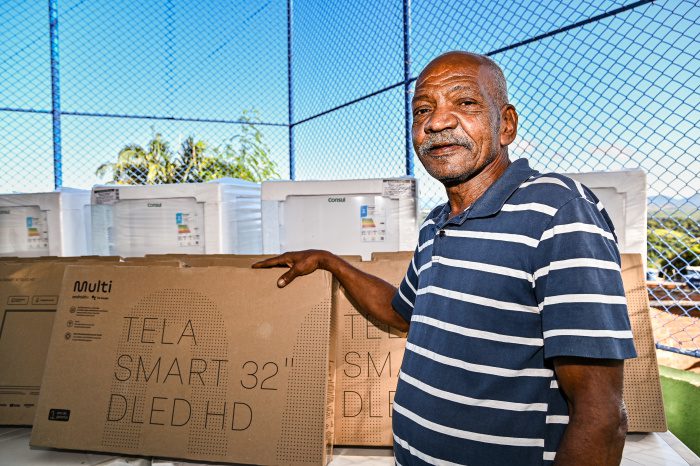 Programa Casa Feliz e Segura: 32 famílias de Conquista recebem eletrodomésticos