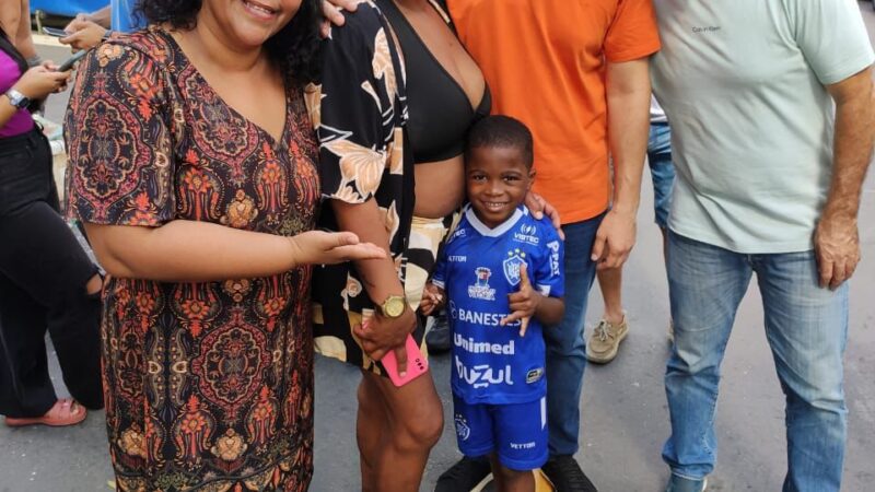 Pazolini em um domingo clássico, com feira e futebol