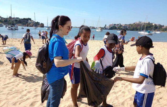 Desafio do Conhecimento encerra projeto Praia Limpa na Emef Heloisa Abreu