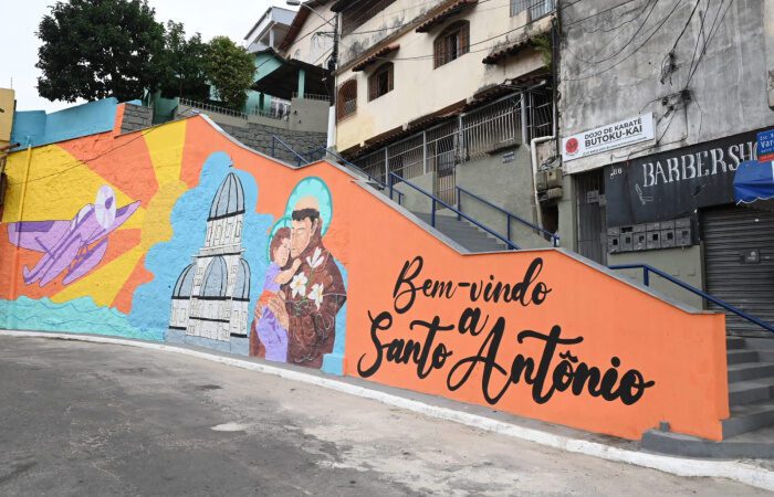 Renovação: Escadaria Benedito Elesbão de Siqueira Varejão ganha nova pintura