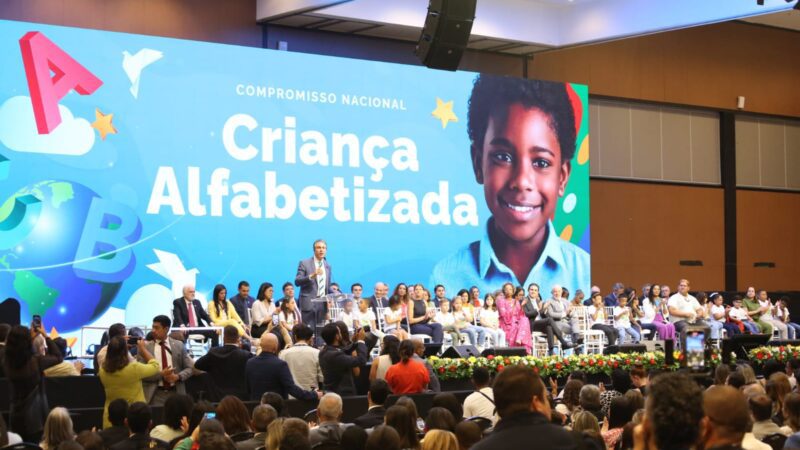 Gestão Pazolini: Vitória conquista o Selo Ouro em alfabetização na capital federal