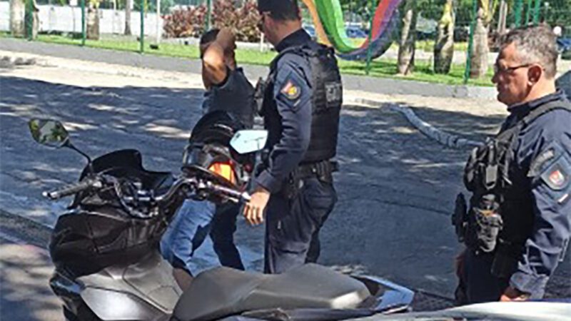 Guarda Municipal de Vitória detém motoqueiro sem habilitação e com moto roubada no RJ