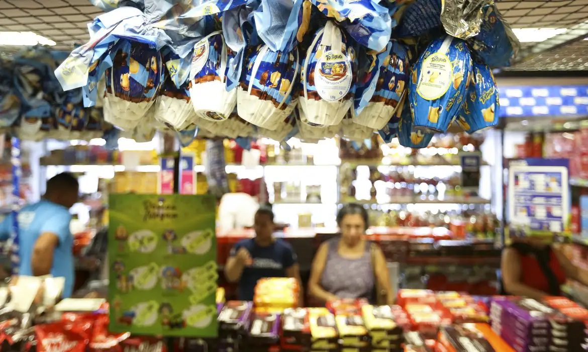 Páscoa 2025: ovos menores, com menos chocolate e mais caros