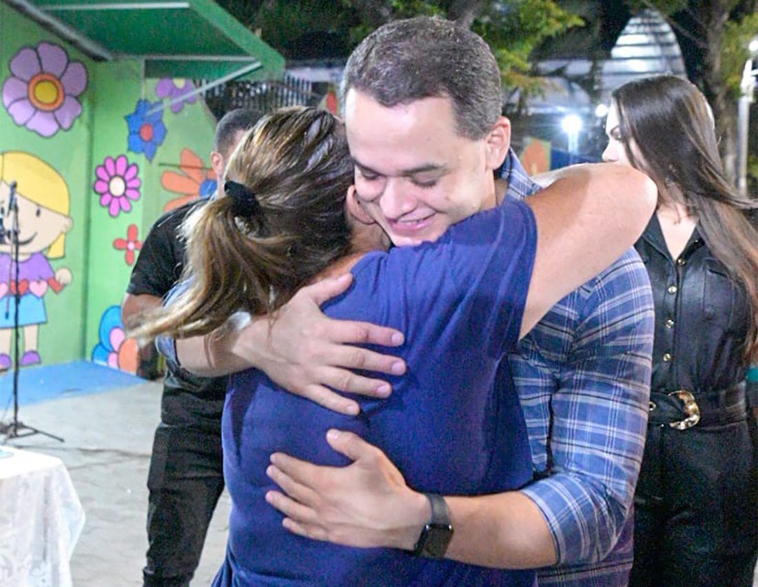 Pazolini assina ordem de serviço para reurbanização da Praça Therezinha Grecchi, no Bairro República