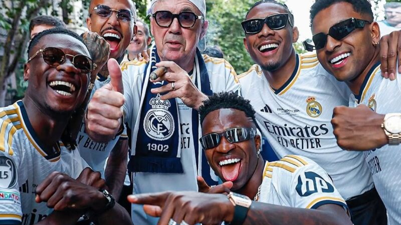 Vinicius Junior se despede de Ancelotti com carta emocionante: “Mudou minha vida”