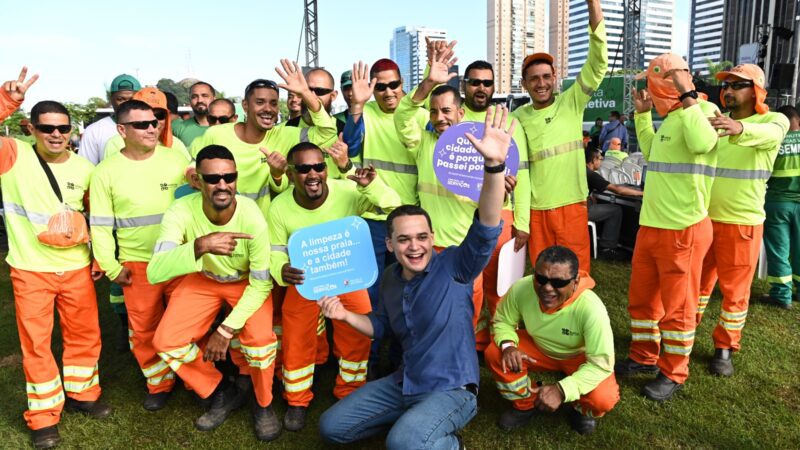 Pazolini homenageia profissionais da Limpeza Urbana com café da manhã na Praça do Papa