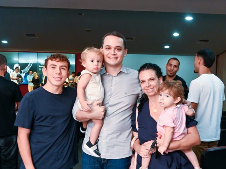 Plano Atleta: Pazolini entrega kits em cerimônia regada a alegria e gratidão
