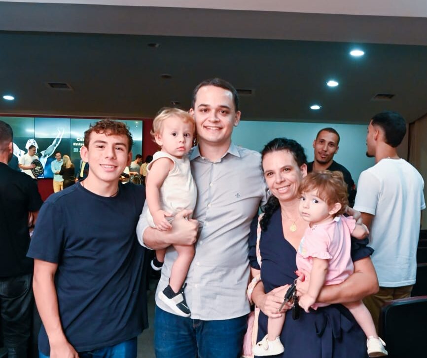 Plano Atleta: Pazolini entrega kits em cerimônia regada a alegria e gratidão