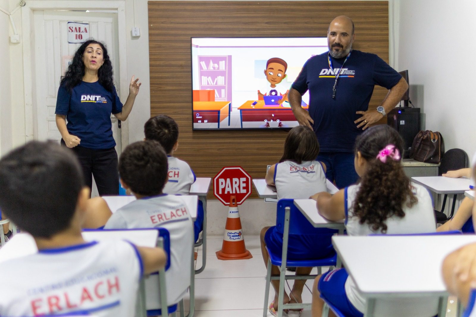 Dnit-ES leva conscientização do Maio Amarelo a mais de 500 estudantes