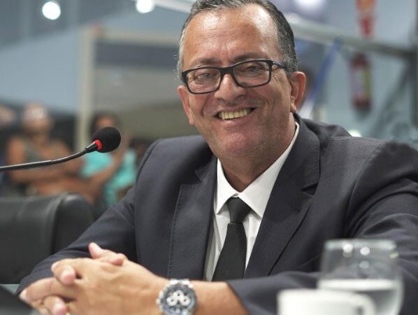 Luiz Emanuel Conquista Aprovação de Lei Inspirada no Estatuto da Pessoa com Deficiência
