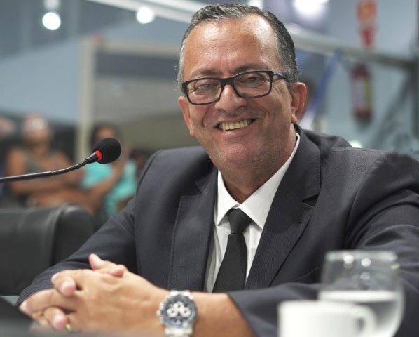 Luiz Emanuel Conquista Aprovação de Lei Inspirada no Estatuto da Pessoa com Deficiência