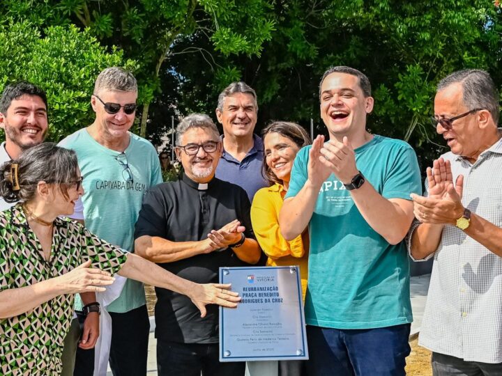 Praça ganha vida nova com entrega feita por Pazolini na capital