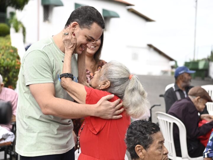 Pazolini participa da celebração dos 85 anos do Asilo dos Idosos de Vitória com programação especial