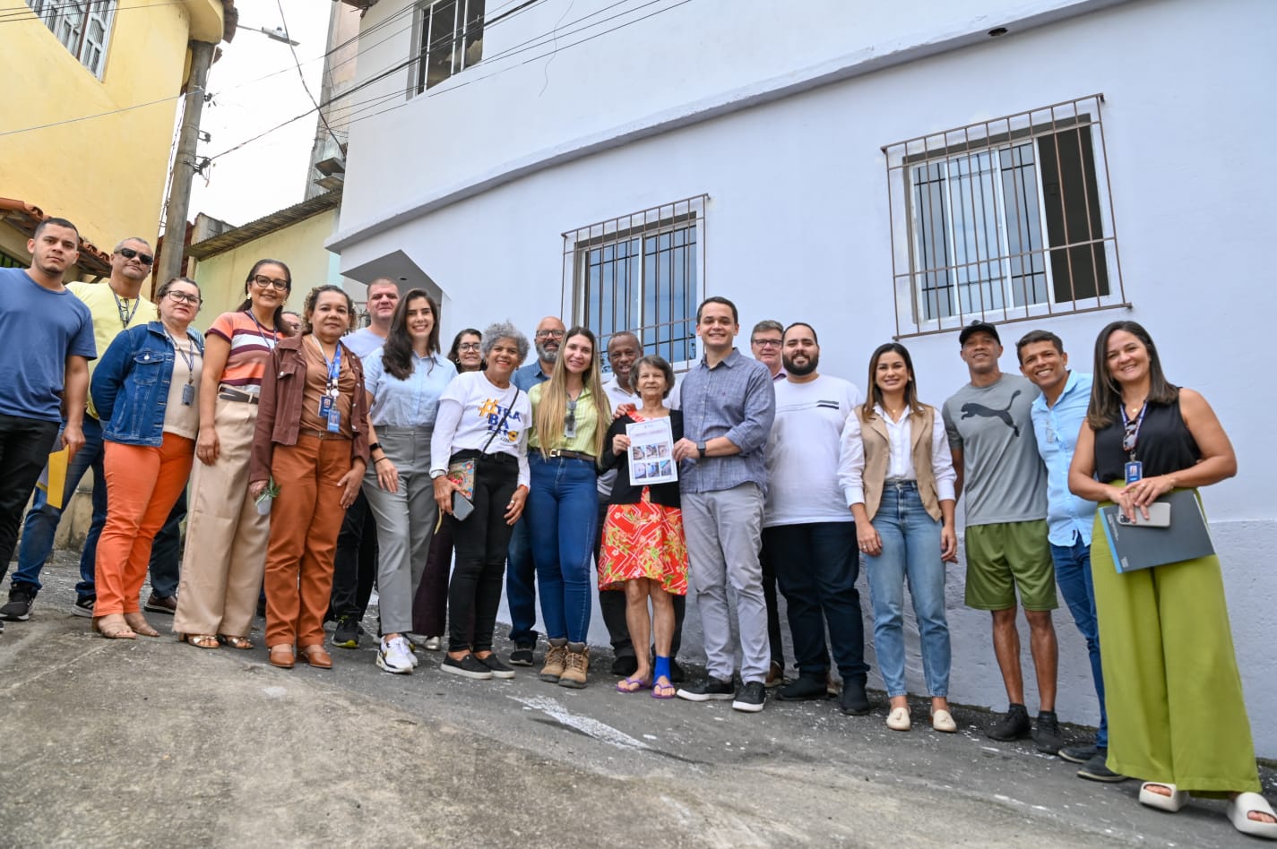 Casa Feliz e Segura: Pazolini já entregou 240 novas residências a famílias de Vitória
