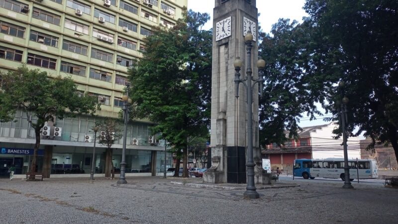 Advogados atendem a população de graça em Vitória.