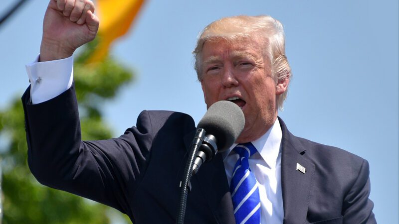 Trump anuncia tarifaço de 50% para o Brasil; empresários capixabas manifestam preocupação