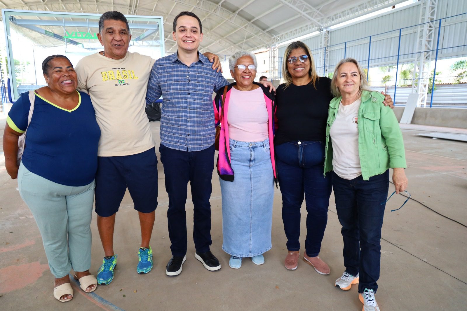 Pazolini visita cobertura da quadra da Praça do HI-FI, em Goiabeiras que está com 80% das obras concluídas