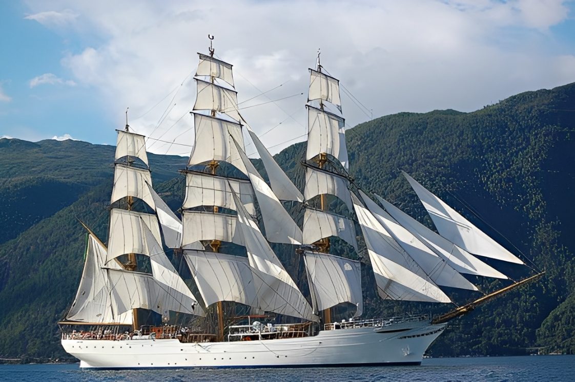 🛳️ Navio-Veleiro “Cisne Branco” abre suas portas ao público em Vitória