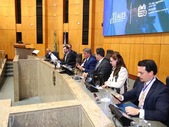 Homenagem a profissionais do Direito marca sessão solene na Assembleia Legislativa