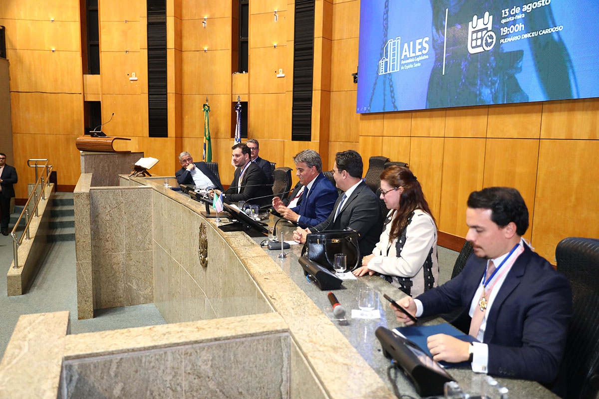 Homenagem a profissionais do Direito marca sessão solene na Assembleia Legislativa
