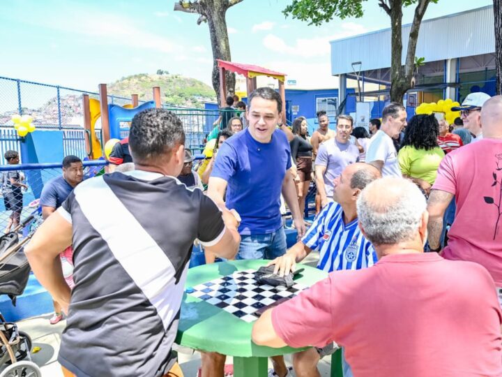 Pazolini inaugura quadra coberta no Bairro Engenharia e encerra espera de 24 anos