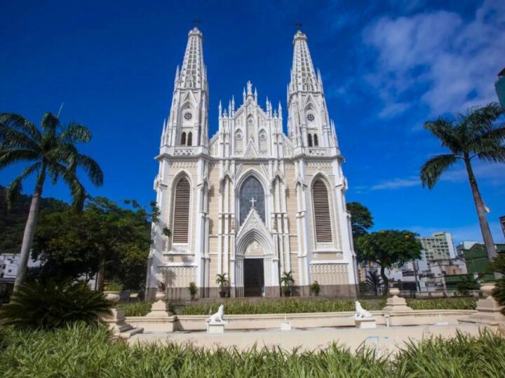 Patrimônio histórico: Catedral de Vitória inicia processo de restauro