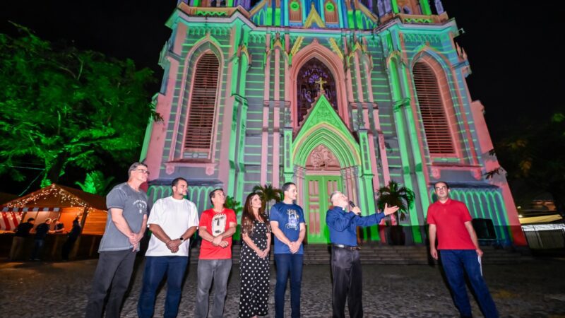 Gestão Pazolini aposta em videomapping e projeta Natal e cartões-postais de Vitória na Catedral