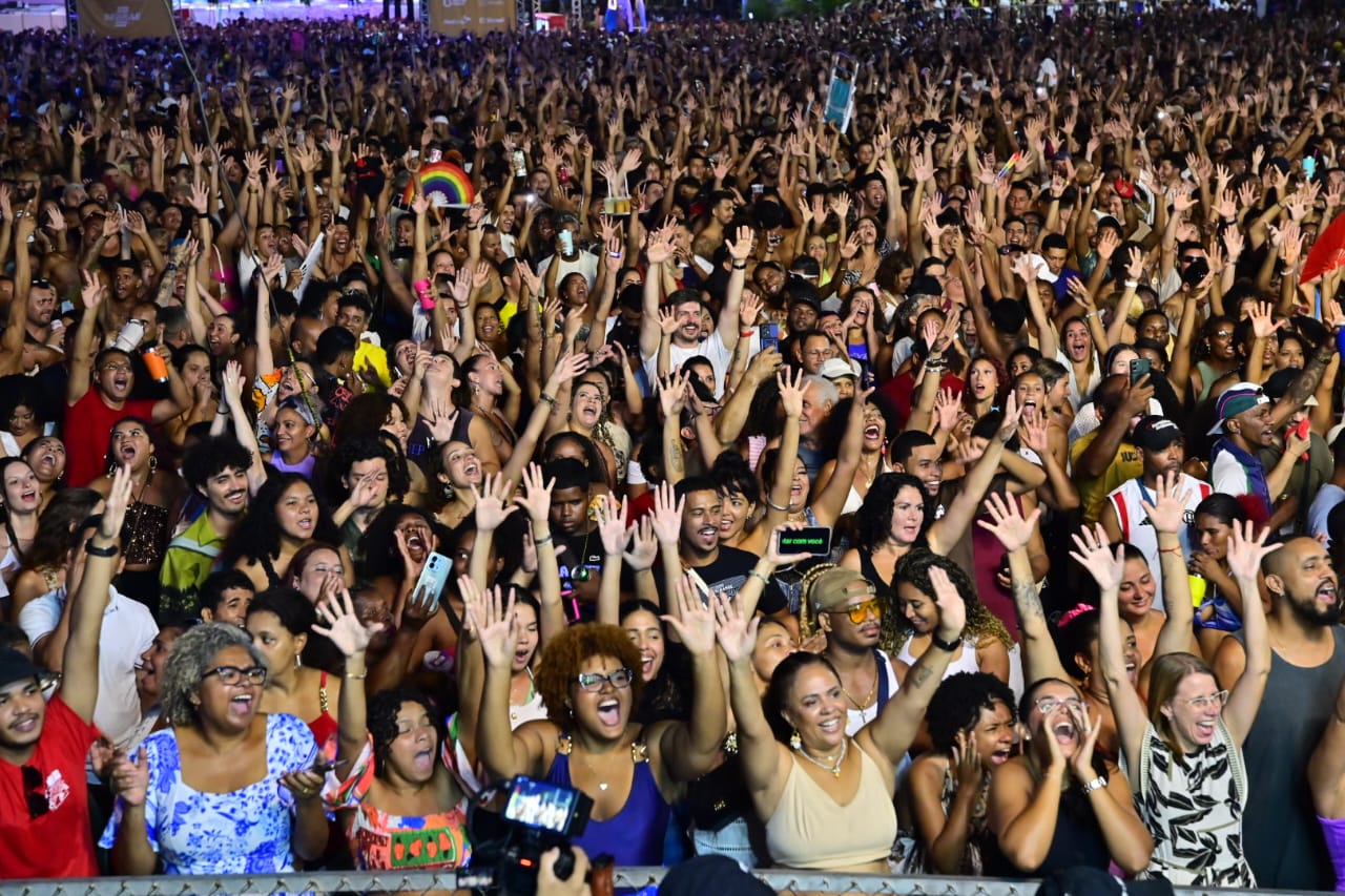 Arena de Verão 2026 ferve Camburi: Psirico e O Giro levantam multidão de mais de 80 mil pessoas