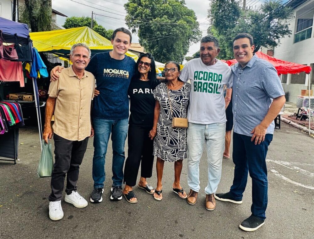 Lorenzo Pazolini caminha na Feira do Bairro República e amplia articulação com lideranças da região