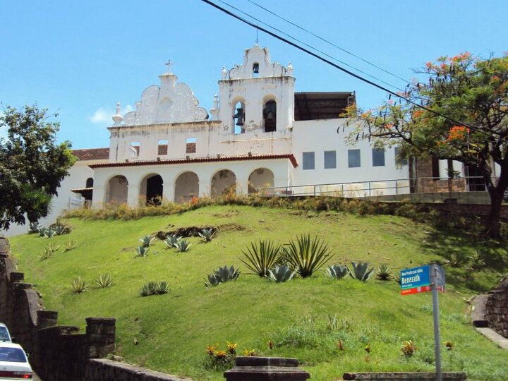Convento São Francisco, um dos mais antigos do Brasil, é símbolo de fé e da história de Vitória