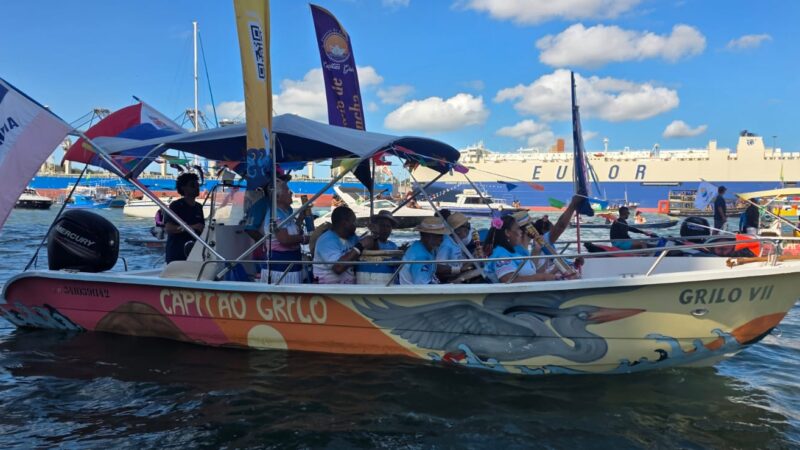 Fé toma conta da Baía de Vitória na tradicional Procissão Marítima de São Pedro