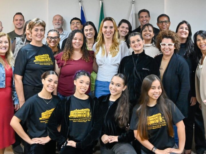 Prefeitura garante apoio e leva talentos da Fafi para um dos maiores festivais de dança da América Latina