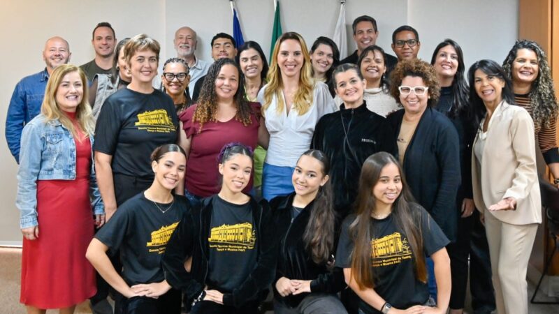 Prefeitura garante apoio e leva talentos da Fafi para um dos maiores festivais de dança da América Latina