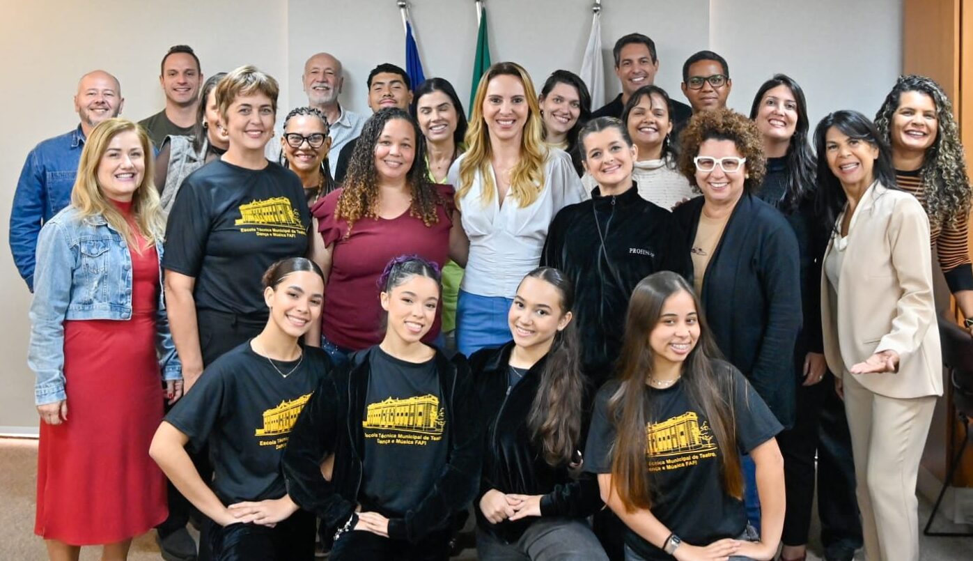 Prefeitura garante apoio e leva talentos da Fafi para um dos maiores festivais de dança da América Latina