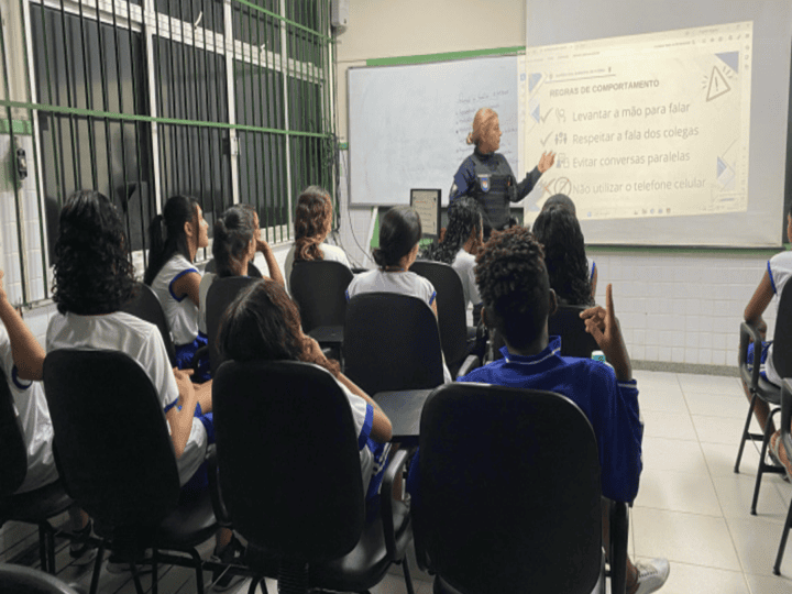 Guarda de Vitória realiza ações de combate ao bullying em escolas da capital