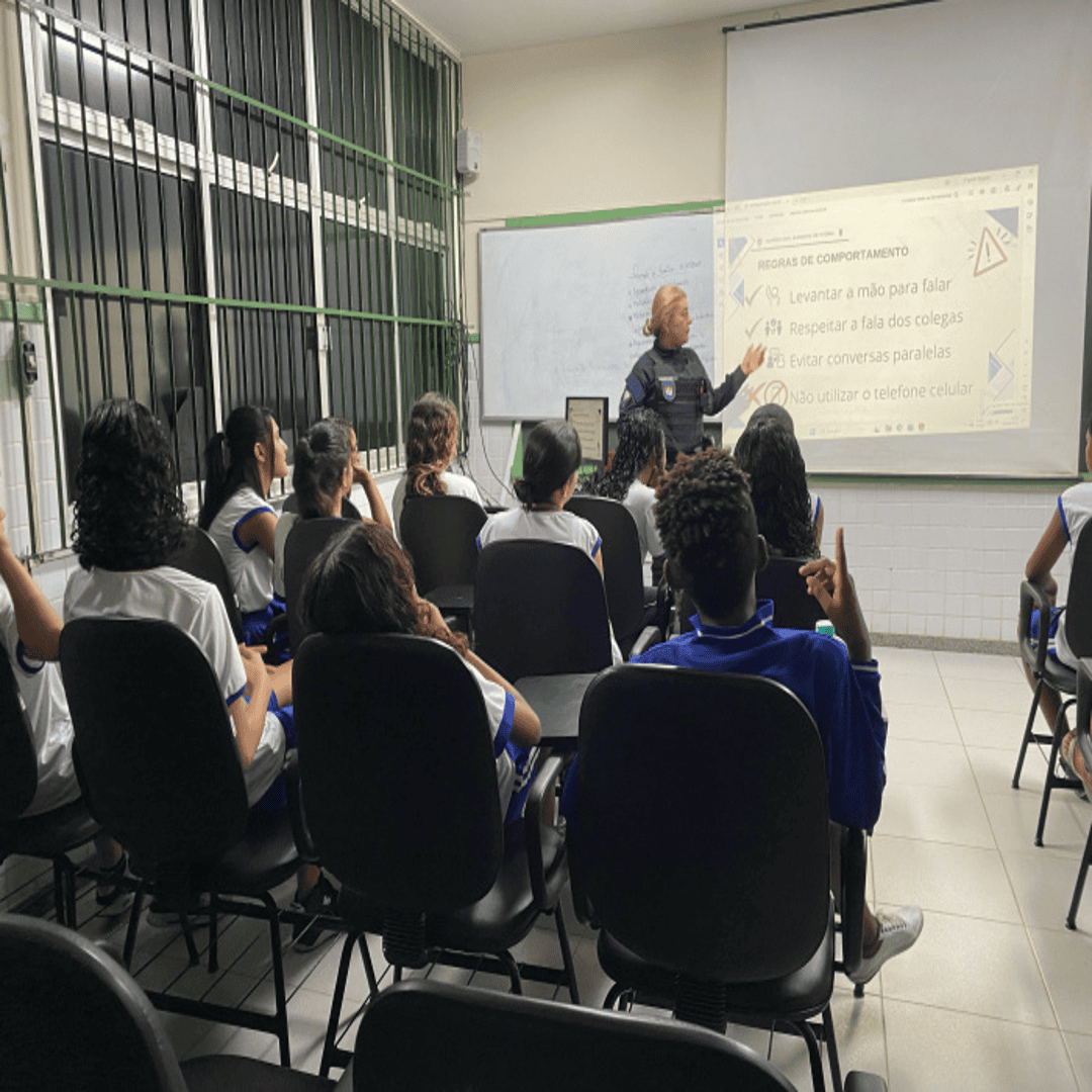 Guarda de Vitória realiza ações de combate ao bullying em escolas da capital
