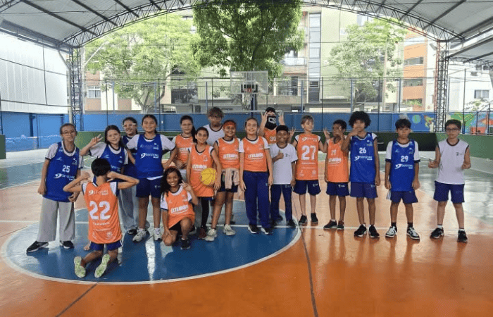 Nova escolinha de basquete amplia oportunidades para crianças e adolescentes no Tancredão